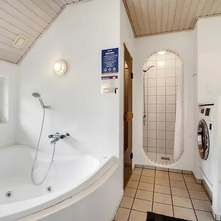 Med Sauna Og I Vrist Sj448 Сasa de vacaciones Harboør